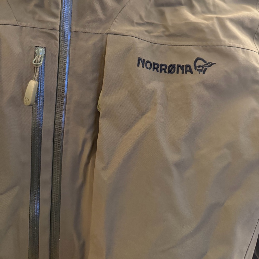 Norrona Men’s Lofoten Gore-Tex Pro Jacket - Picture 8 of 12